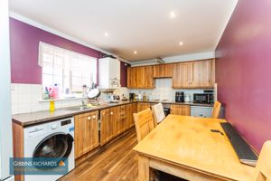 Kitchen/Breakfast Room- click for photo gallery